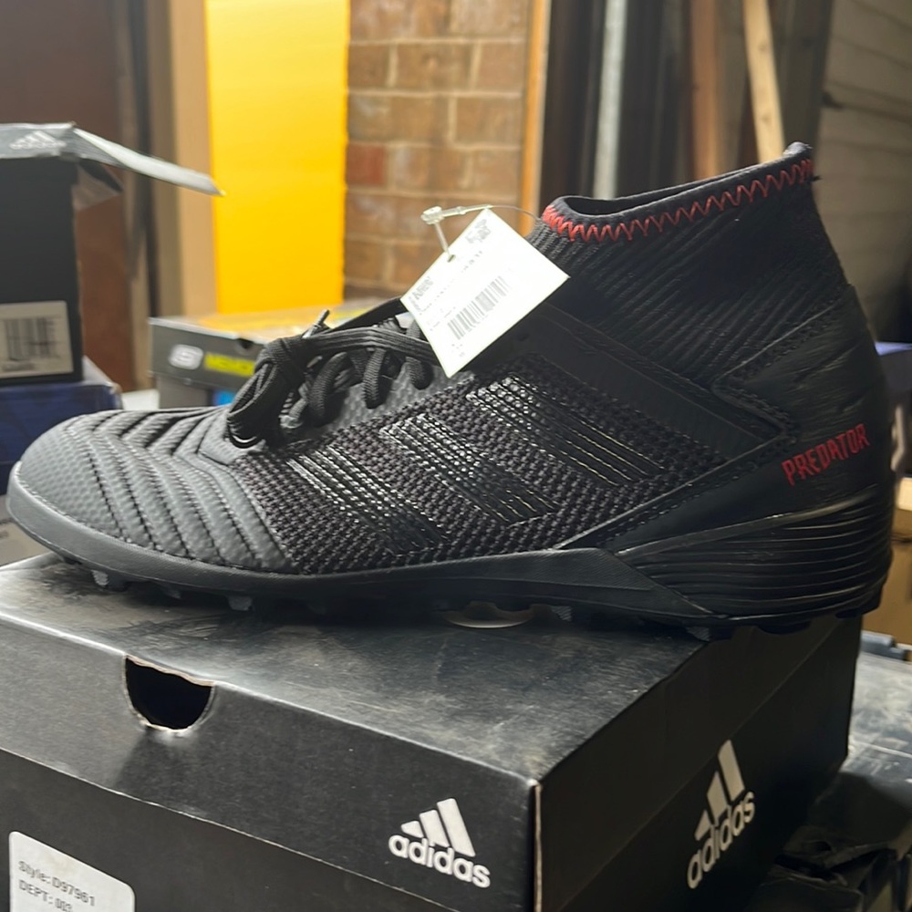 Men adidas predator - size 8